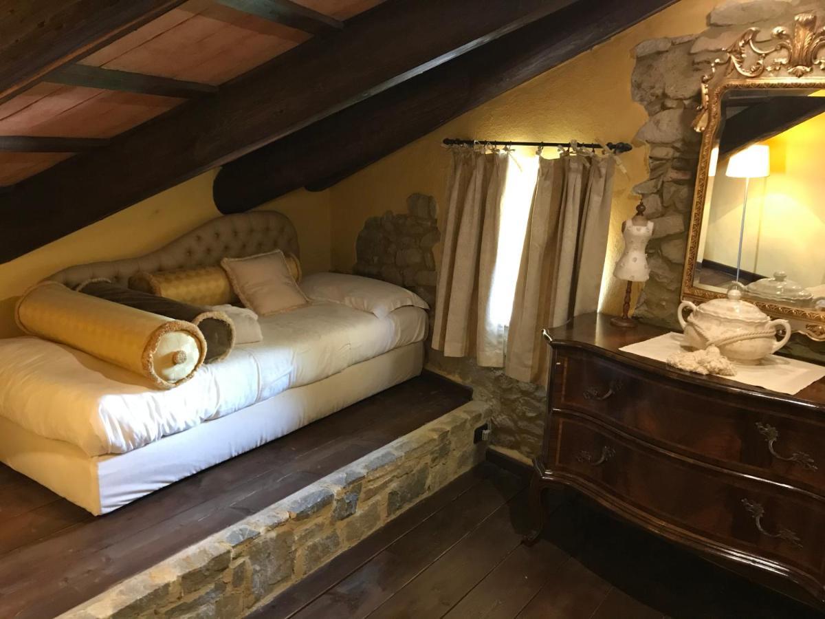 Dimora I Manichei Hotell Monforte dʼAlba Exteriör bild