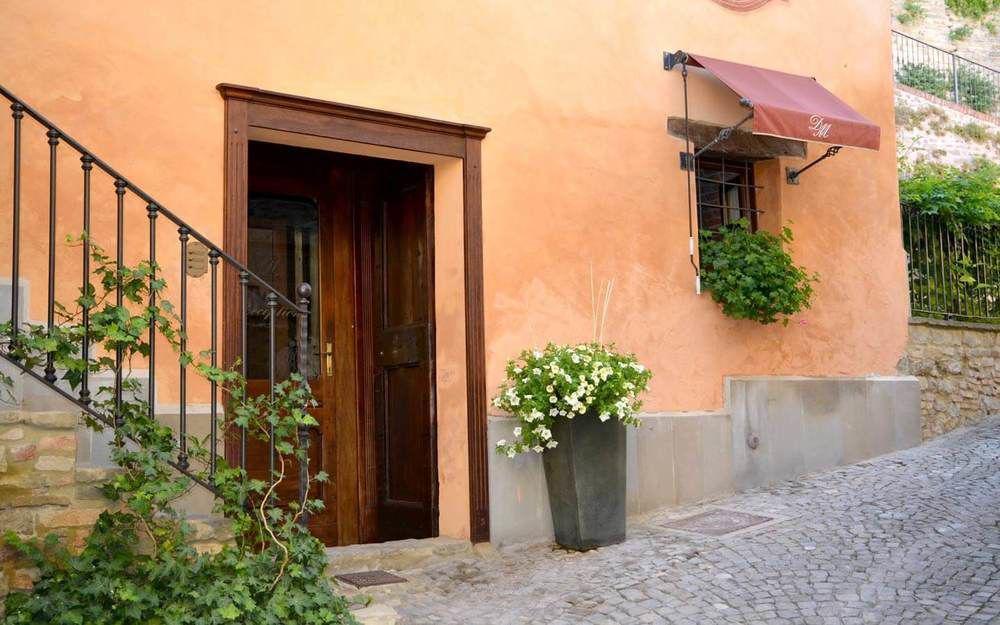Dimora I Manichei Hotell Monforte dʼAlba Exteriör bild