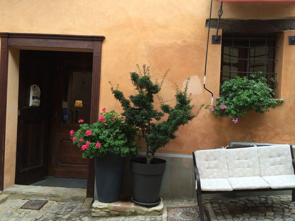 Dimora I Manichei Hotell Monforte dʼAlba Exteriör bild